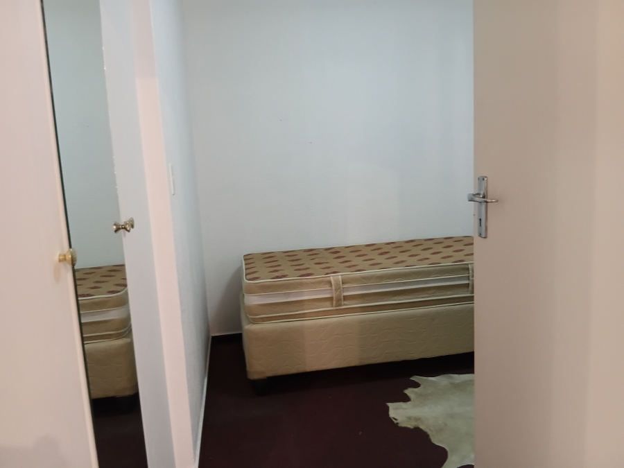 2 Bedroom Property for Sale in Kannoniers Park North West